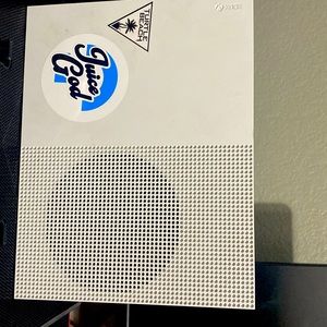 I’m selling an Xbox 1s